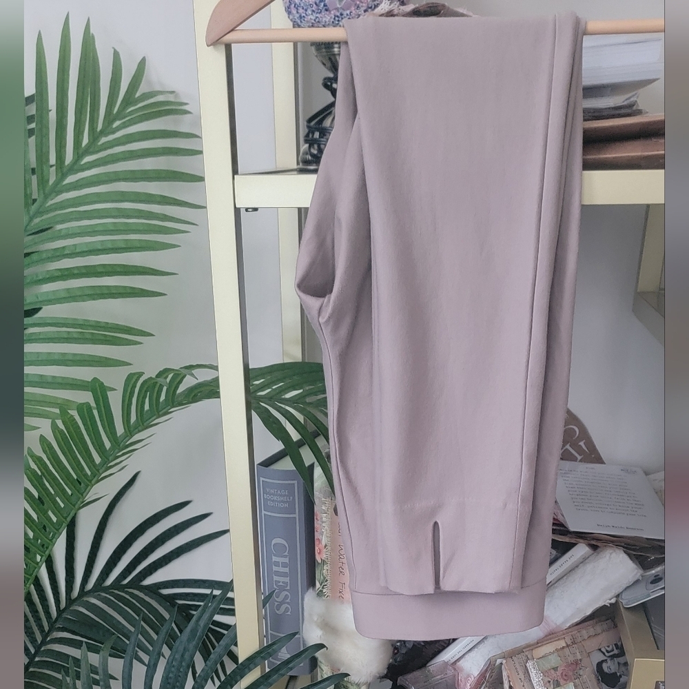 Taupe Women's Leggings Size Medium - Picture 7 of 7
